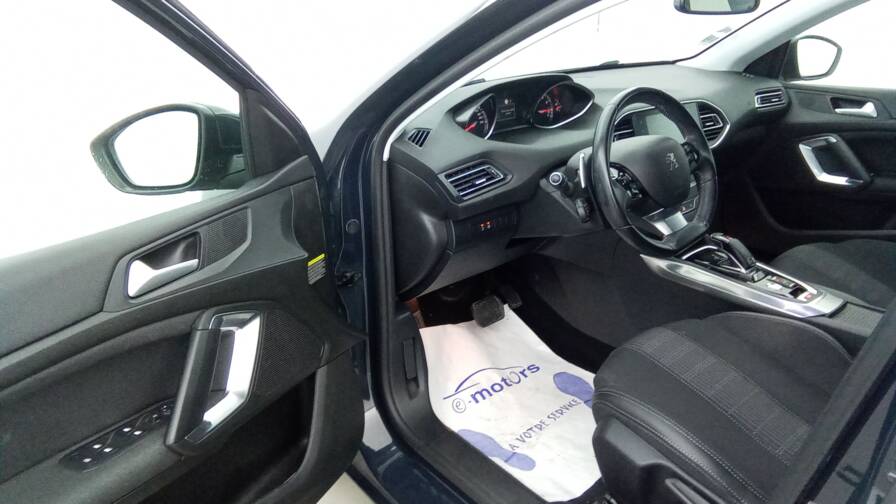 Mandataire Automobile occasion, recherche de Peugeot 308-puretech-130-eat8-allure - E-Motors
