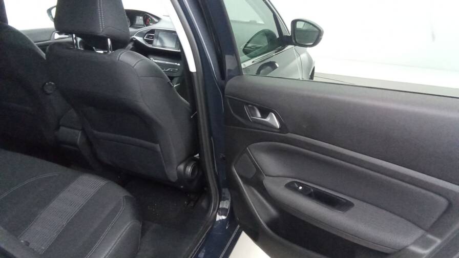 Mandataire Automobile occasion, recherche de Peugeot 308-puretech-130-eat8-allure - E-Motors