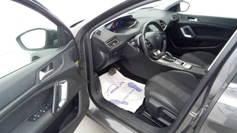 Mandataire Automobile occasion, recherche de Peugeot 308-puretech-130-eat8-allure - E-Motors