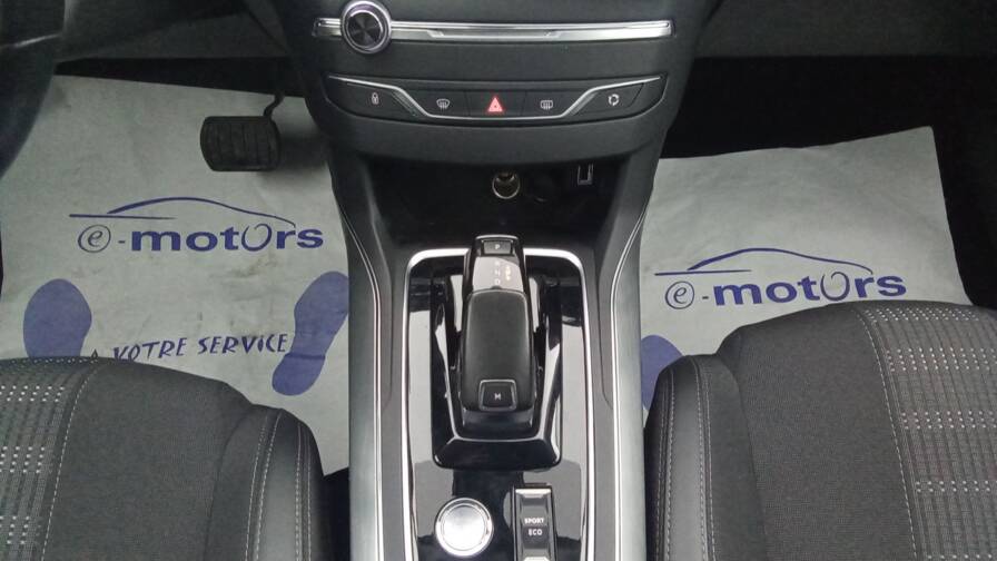 Mandataire Automobile occasion, recherche de Peugeot 308-puretech-130-eat8-allure - E-Motors