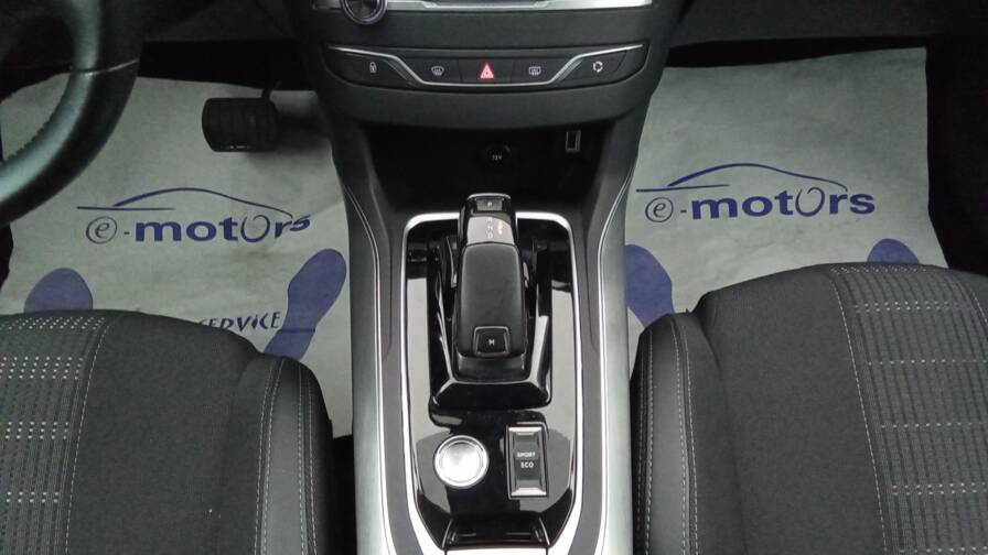 Mandataire Automobile occasion, recherche de Peugeot 308-puretech-130-eat8-allure-pack - E-Motors