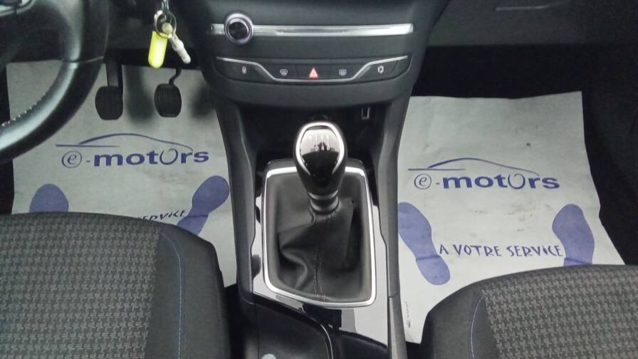 Mandataire Automobile occasion, recherche de Peugeot 308-puretech-130-style - E-Motors