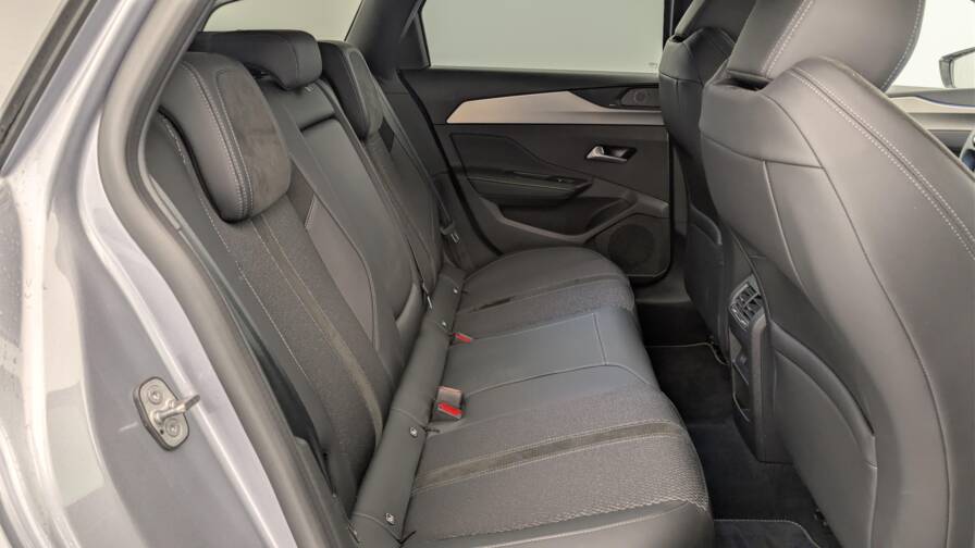 Mandataire Automobile occasion, recherche de Peugeot 308-sw-phev-225-e-eat8-gt - E-Motors