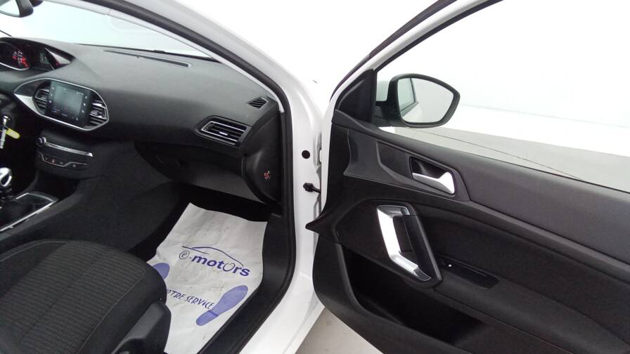 Mandataire Automobile occasion, recherche de Peugeot 308-sw-puretech-110-active-gps - E-Motors