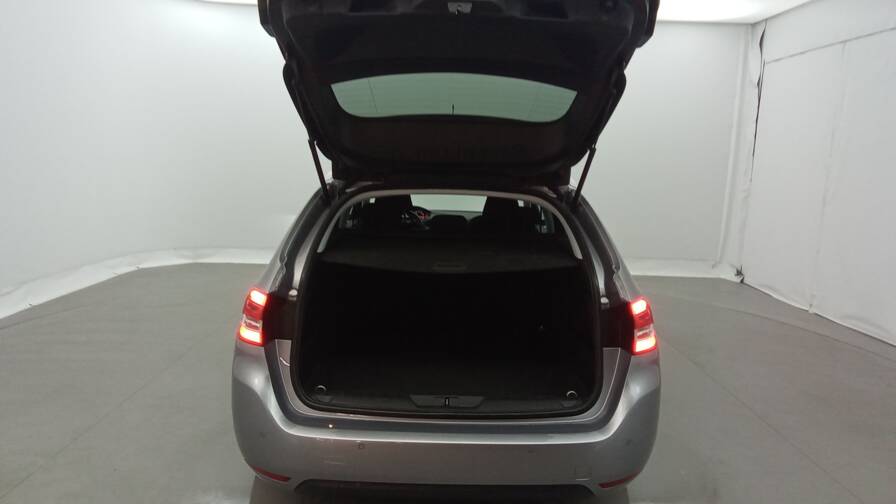 Mandataire Automobile occasion, recherche de Peugeot 308-sw-puretech-130-eat8-allure - E-Motors