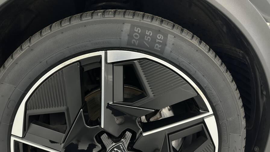 Mandataire Automobile occasion, recherche de Peugeot 408-1-2-hybrid-136ch-e-dcs6-gt - E-Motors