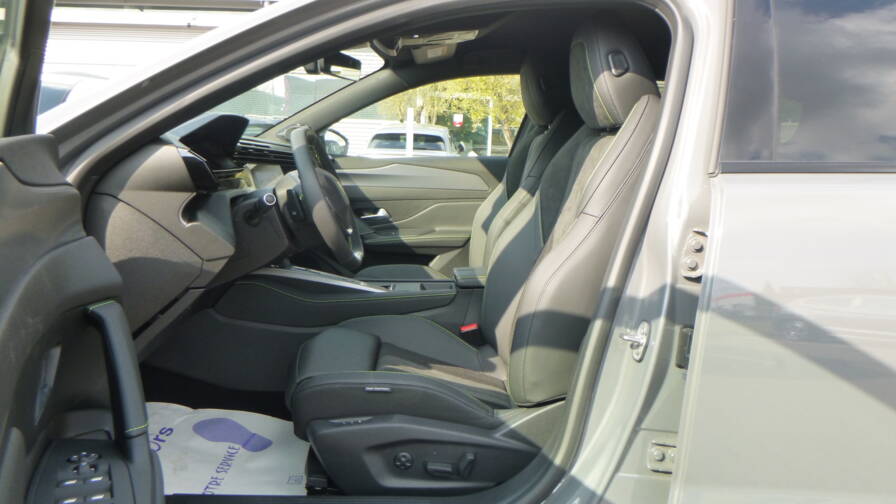 Mandataire Automobile neuf, recherche de Peugeot 408-puretech-130-ss-eat8-gt-camera-360 - E-Motors