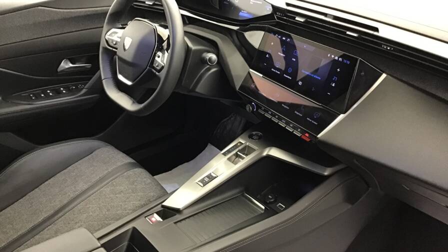 Mandataire Automobile occasion, recherche de Peugeot 408-puretech-130-ch-s-s-eat8-allure5-portes-vp-essence-sans-plomb102022-032024 - E-Motors