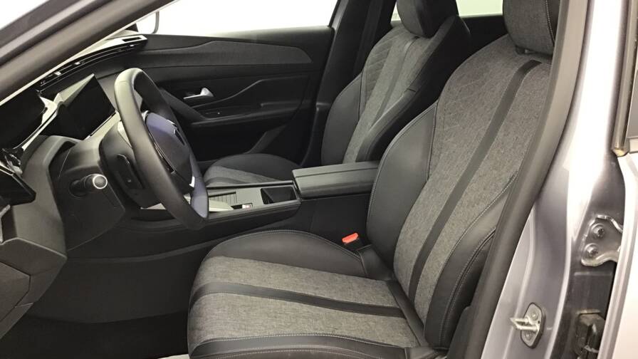 Mandataire Automobile occasion, recherche de Peugeot 408-puretech-130-ch-s-s-eat8-allure5-portes-vp-essence-sans-plomb102022-032024 - E-Motors