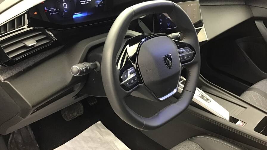 Mandataire Automobile occasion, recherche de Peugeot 408-puretech-130-ch-s-s-eat8-allure5-portes-vp-essence-sans-plomb102022-032024 - E-Motors