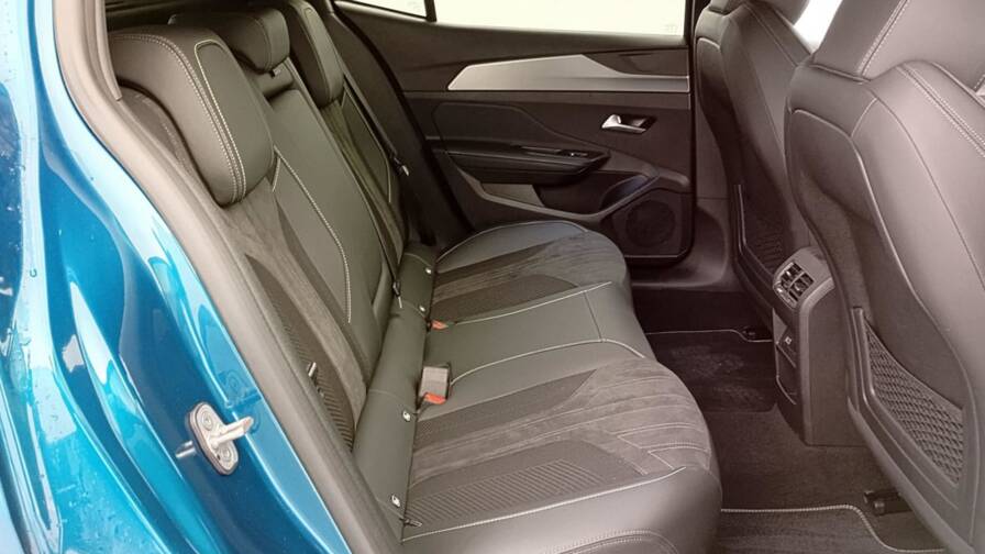 Mandataire Automobile occasion, recherche de Peugeot 408-puretech-130-ch-s-s-eat8-gt - E-Motors