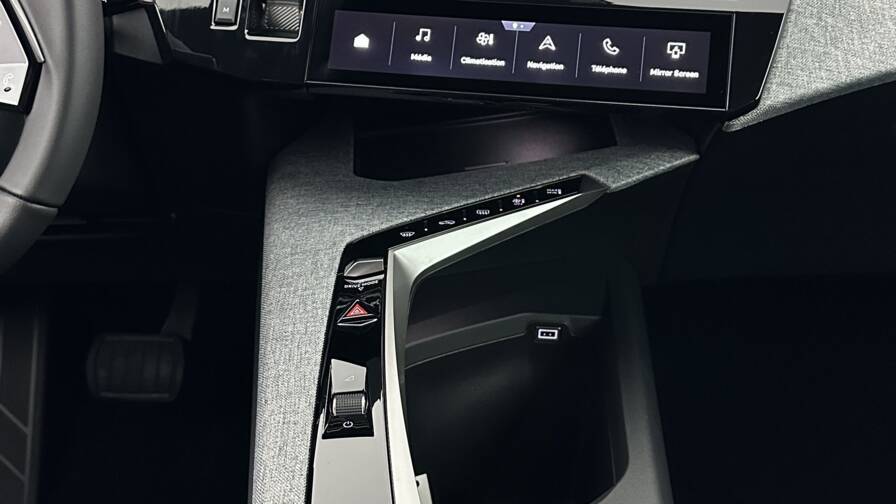 Mandataire Automobile neuf, recherche de Peugeot 5008-1-2-hybrid-145ch-allure-e-dcs6 - E-Motors