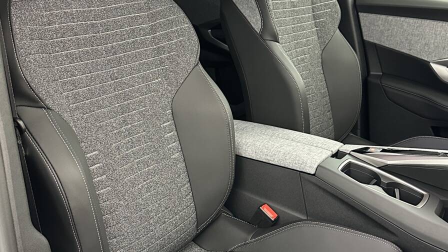 Mandataire Automobile neuf, recherche de Peugeot 5008-1-2-hybrid-145ch-allure-e-dcs6 - E-Motors