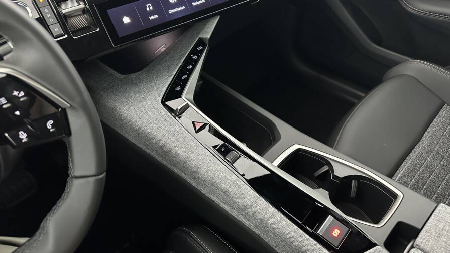 Mandataire Automobile neuf, recherche de Peugeot 5008-1-2-hybrid-145ch-allure-e-dcs6 - E-Motors