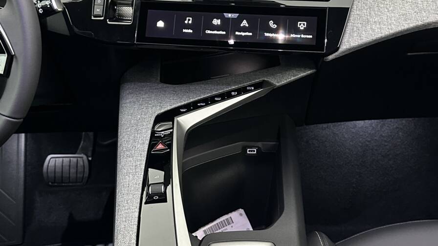 Mandataire Automobile neuf, recherche de Peugeot 5008-1-2-hybrid-145ch-allure-e-dcs6 - E-Motors