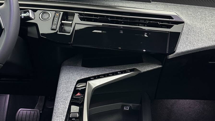 Mandataire Automobile neuf, recherche de Peugeot 5008-1-2-hybrid-145ch-allure-e-dcs6 - E-Motors