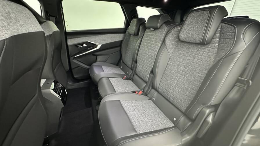 Mandataire Automobile neuf, recherche de Peugeot 5008-1-2-hybrid-145ch-allure-e-dcs6 - E-Motors