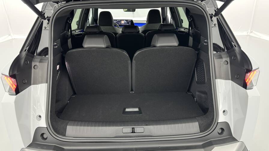 Mandataire Automobile neuf, recherche de Peugeot 5008-1-2-hybrid-145ch-gt-e-dcs6 - E-Motors