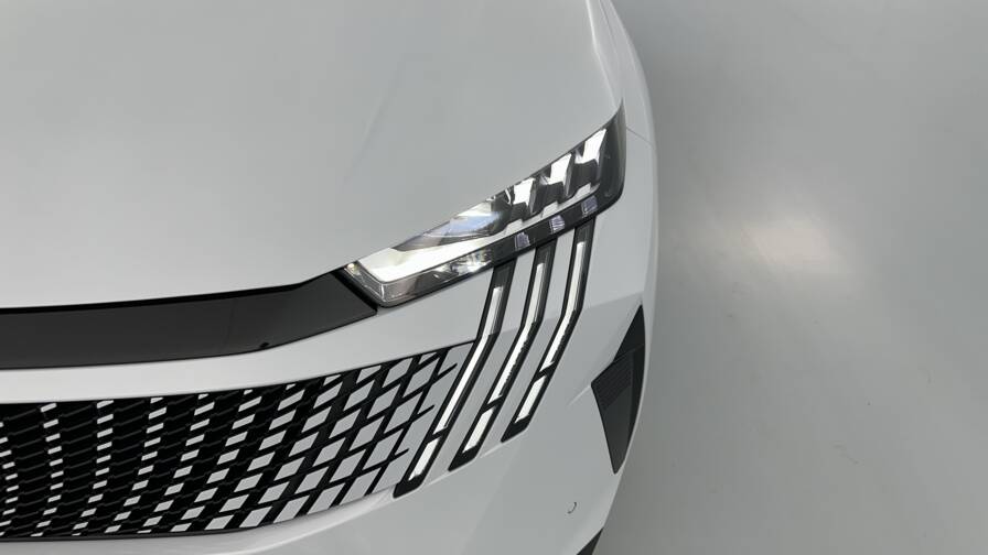 Mandataire Automobile neuf, recherche de Peugeot 5008-1-2-hybrid-145ch-gt-e-dcs6 - E-Motors