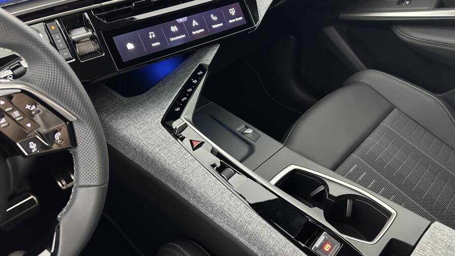 Mandataire Automobile neuf, recherche de Peugeot 5008-1-2-hybrid-145ch-gt-e-dcs6 - E-Motors