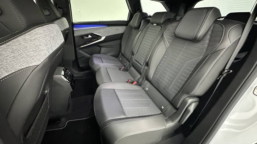 Mandataire Automobile neuf, recherche de Peugeot 5008-1-2-hybrid-145ch-gt-e-dcs6 - E-Motors