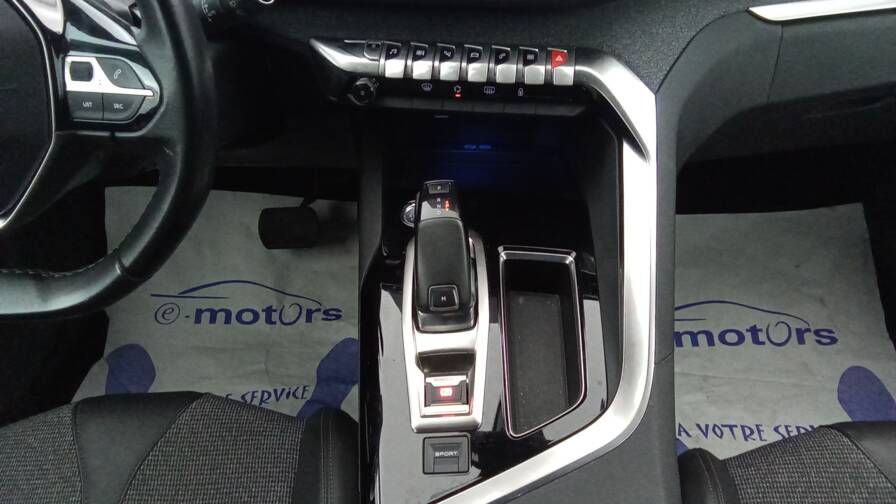 Mandataire Automobile occasion, recherche de Peugeot 5008-1-2-puretech-130-eat6-allure-plus-hayon-plus-pack-city-1 - E-Motors