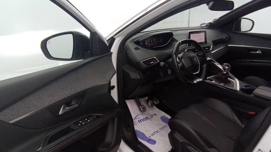 Mandataire Automobile occasion, recherche de Peugeot 5008-1-2-puretech-130ch-bvm6-gt-line - E-Motors
