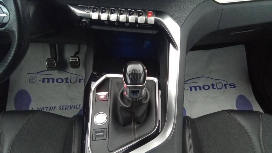 Mandataire Automobile occasion, recherche de Peugeot 5008-1-2-puretech-130ch-bvm6-gt-line - E-Motors