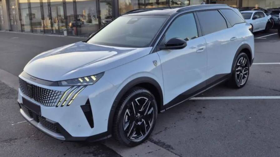 Mandataire Automobile neuf, recherche de Peugeot 5008-hybrid-136-e-dcs6-gt - E-Motors