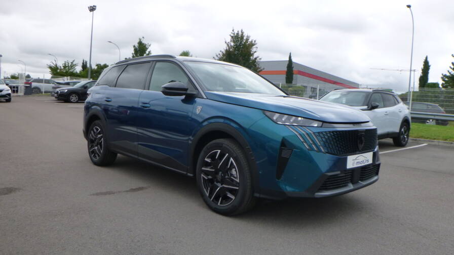 Mandataire Automobile neuf, recherche de Peugeot 5008-hybrid-145-e-dcs6-gt-plus-pack-360 - E-Motors