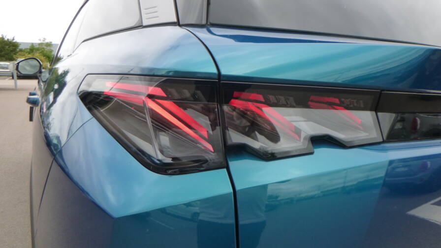 Mandataire Automobile neuf, recherche de Peugeot 5008-hybrid-145-e-dcs6-gt-plus-pack-360 - E-Motors