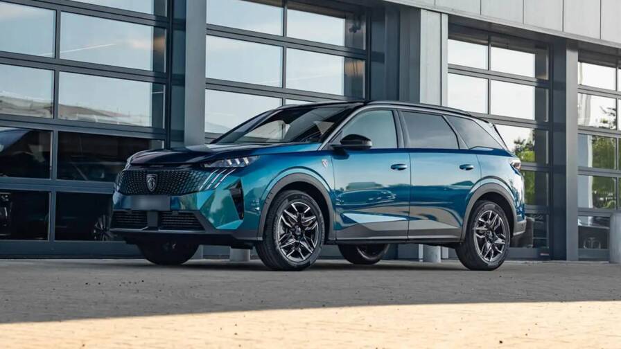 Mandataire Automobile neuf, recherche de Peugeot 5008-hybrid-145-e-dcs6-gt-plus-toit-ouvrant-plus-pack-360-plus-pack-hiver - E-Motors