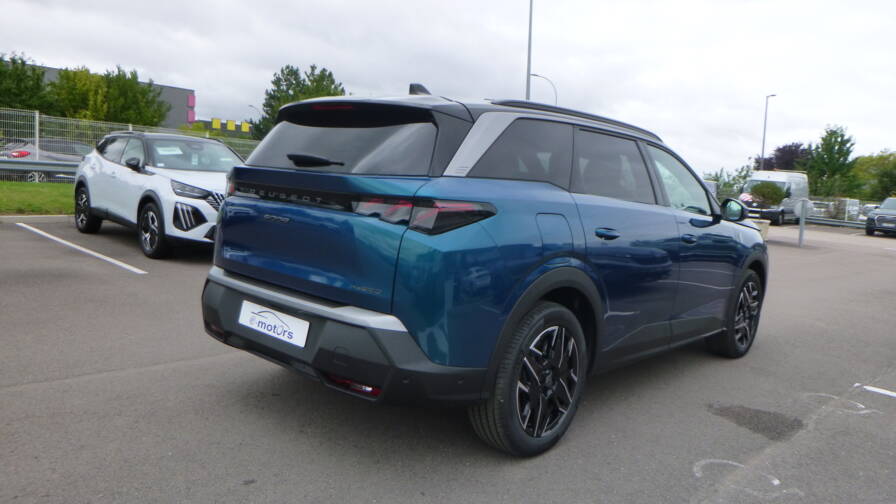 Mandataire Automobile neuf, recherche de Peugeot 5008-hybrid-145-e-dcs6-gt-plus-pack-360 - E-Motors