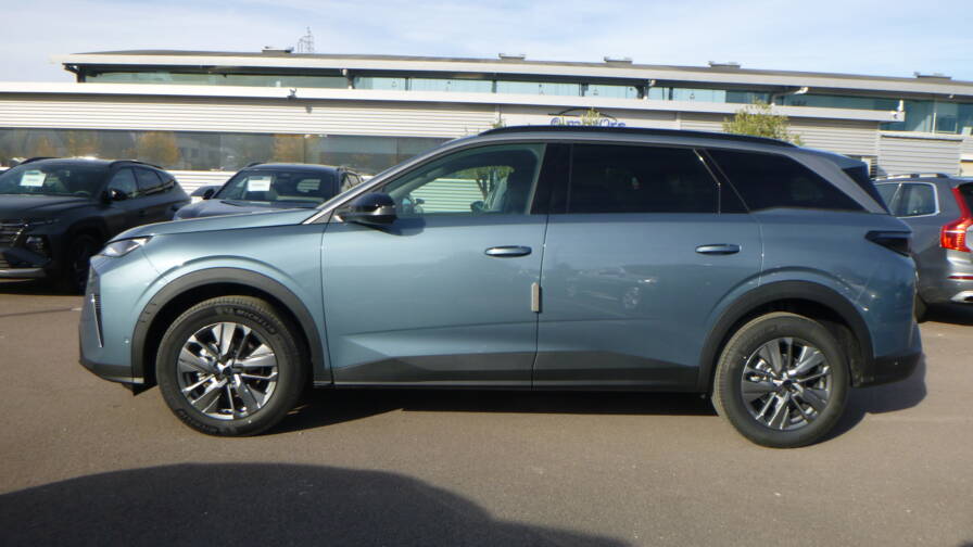 Mandataire Automobile neuf, recherche de Peugeot 5008-hybrid-145-e-dcs6-allure-plus-pack-panoramic-navigation - E-Motors