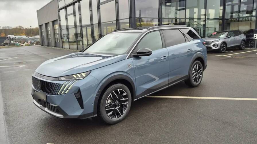 Mandataire Automobile neuf, recherche de Peugeot 5008-hybrid-136-e-dcs6-allure - E-Motors