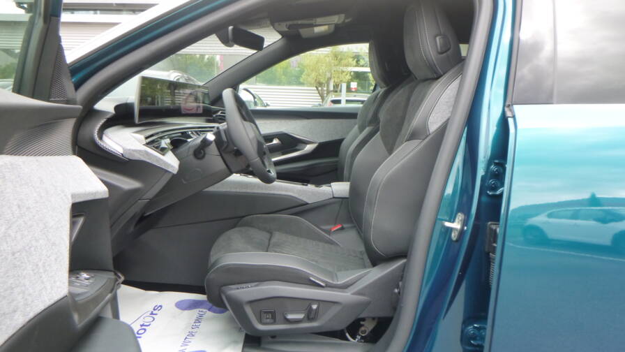 Mandataire Automobile neuf, recherche de Peugeot 5008-hybrid-145-e-dcs6-gt-plus-pack-360 - E-Motors