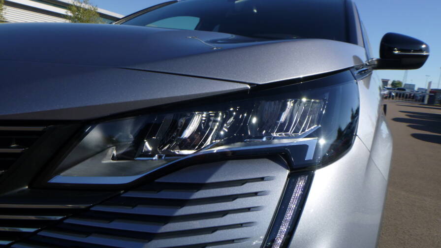 Mandataire Automobile neuf, recherche de Peugeot 5008-bluehdi-130-eat8-allure-pack-grip-control - E-Motors