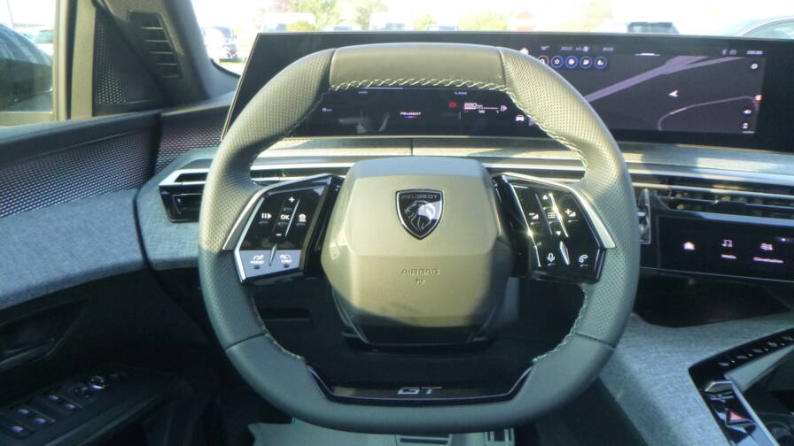 Mandataire Automobile neuf, recherche de Peugeot 5008-hybrid-145-e-dcs6-gt-plus-toit-ouvrant-plus-pack-360 - E-Motors