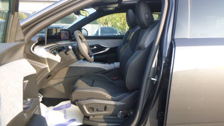 Mandataire Automobile neuf, recherche de Peugeot 5008-hybrid-145-e-dcs6-gt-plus-toit-ouvrant-plus-pack-360 - E-Motors