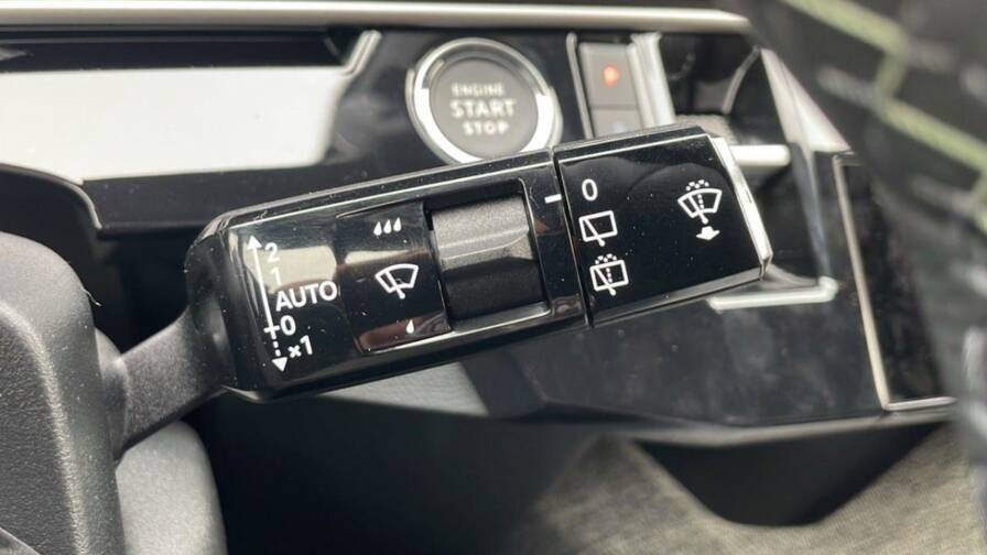 Mandataire Automobile neuf, recherche de Peugeot 5008-hybrid-136ch-e-dcs6-gt - E-Motors