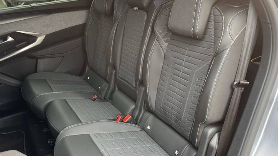 Mandataire Automobile neuf, recherche de Peugeot 5008-hybrid-136ch-e-dcs6-gt - E-Motors
