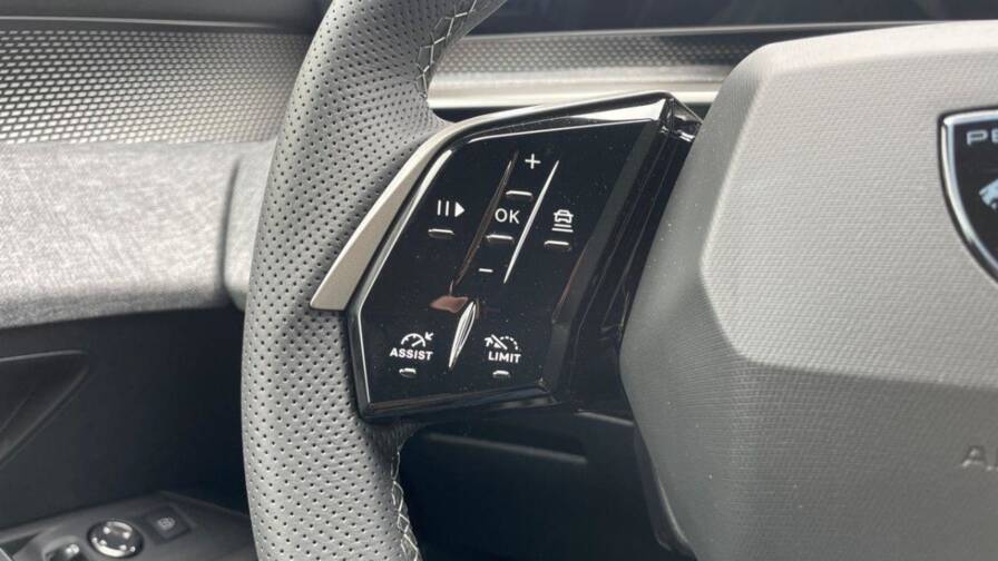 Mandataire Automobile neuf, recherche de Peugeot 5008-hybrid-136ch-e-dcs6-gt - E-Motors