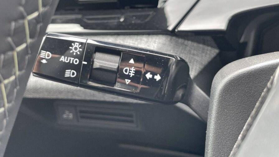 Mandataire Automobile neuf, recherche de Peugeot 5008-hybrid-136ch-e-dcs6-gt - E-Motors