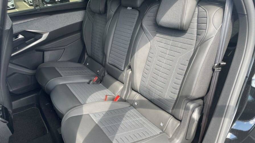 Mandataire Automobile neuf, recherche de Peugeot 5008-hybrid-136ch-e-dcs6-gt - E-Motors