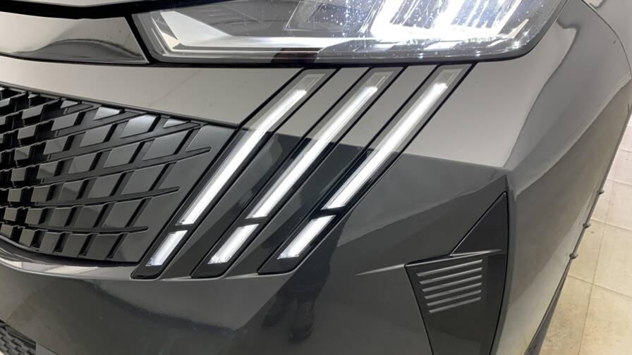 Mandataire Automobile neuf, recherche de Peugeot 5008-hybrid-145-e-dcs6-allure - E-Motors