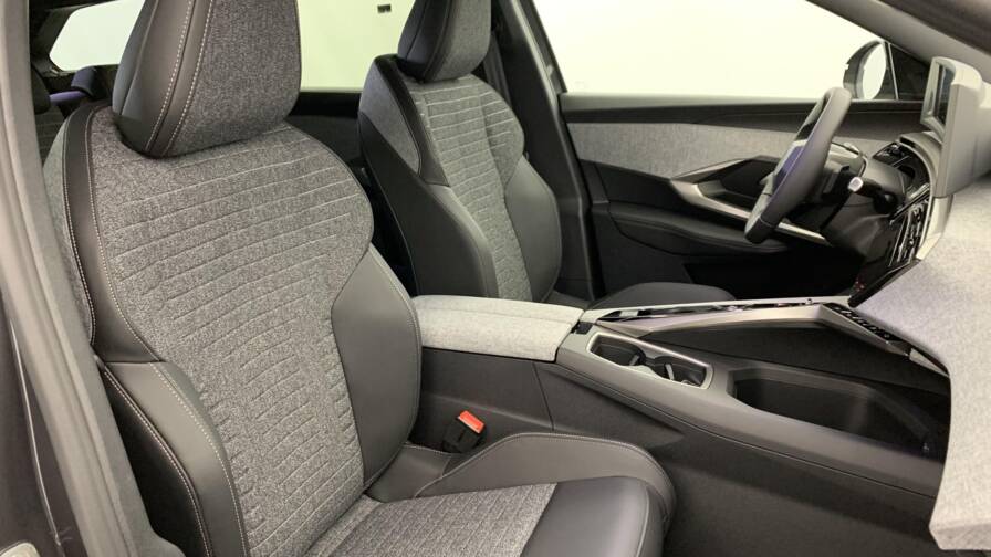 Mandataire Automobile neuf, recherche de Peugeot 5008-hybrid-145-e-dcs6-allure - E-Motors