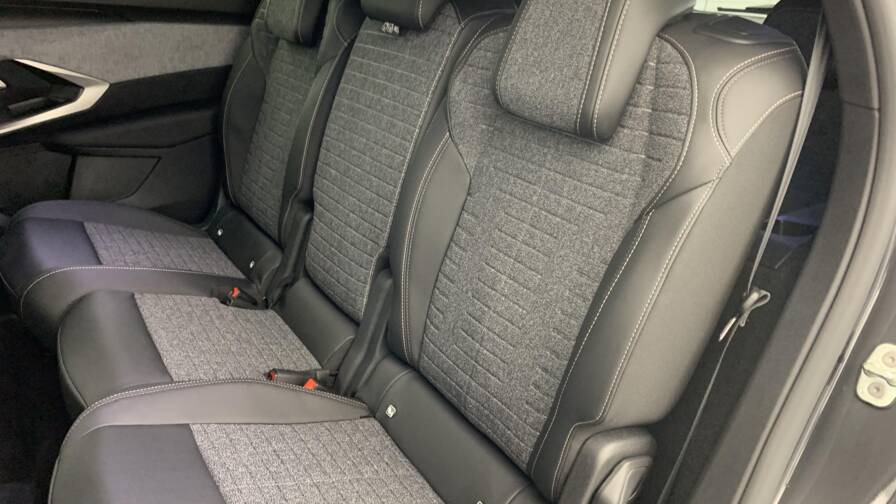 Mandataire Automobile neuf, recherche de Peugeot 5008-hybrid-145-e-dcs6-allure - E-Motors