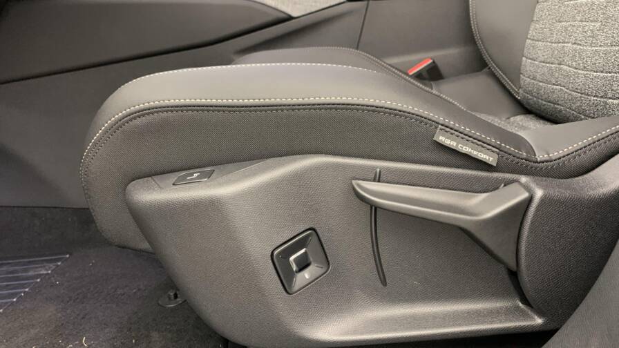 Mandataire Automobile neuf, recherche de Peugeot 5008-hybrid-145-e-dcs6-allure - E-Motors