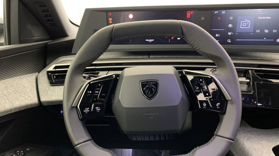 Mandataire Automobile neuf, recherche de Peugeot 5008-hybrid-145-e-dcs6-allure - E-Motors