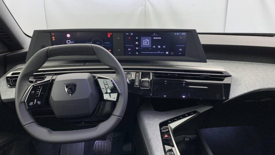 Mandataire Automobile neuf, recherche de Peugeot 5008-hybrid-145-e-dcs6-allure - E-Motors